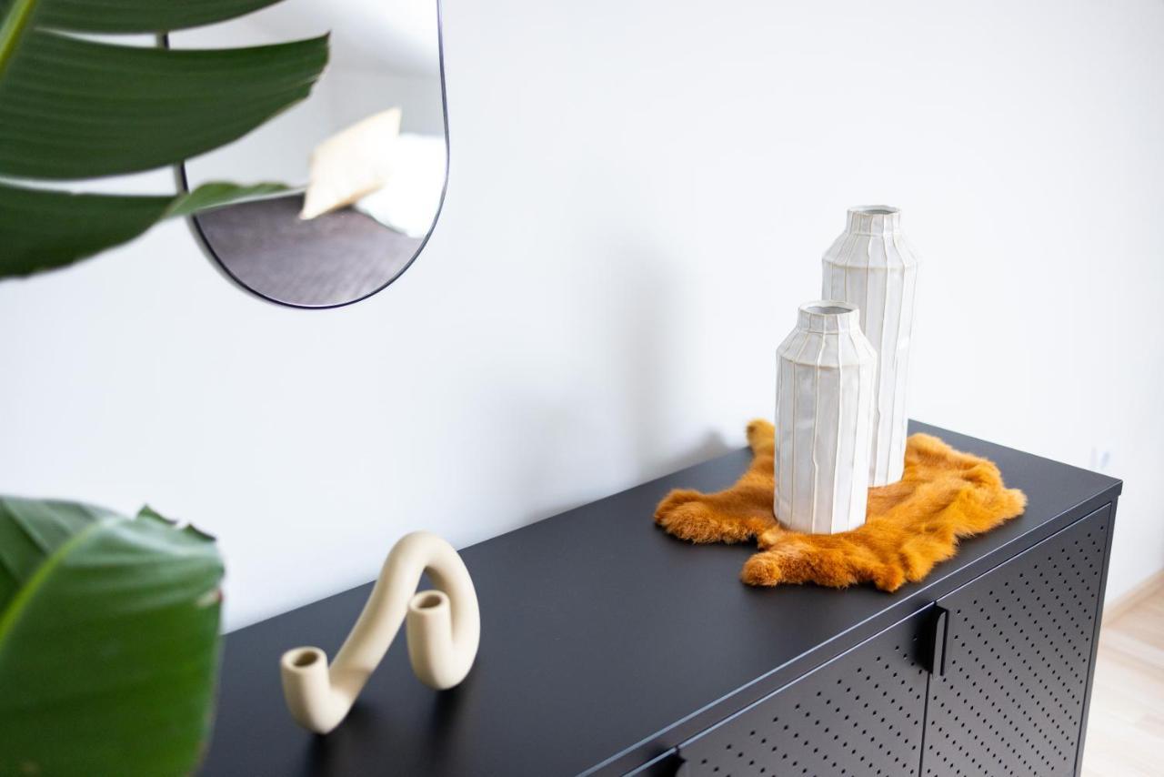 Design-Ferienwohnung In Kelberg Am Nuerburgring: Platz Fuer 6, Kueche, Wifi, Netflix 외부 사진