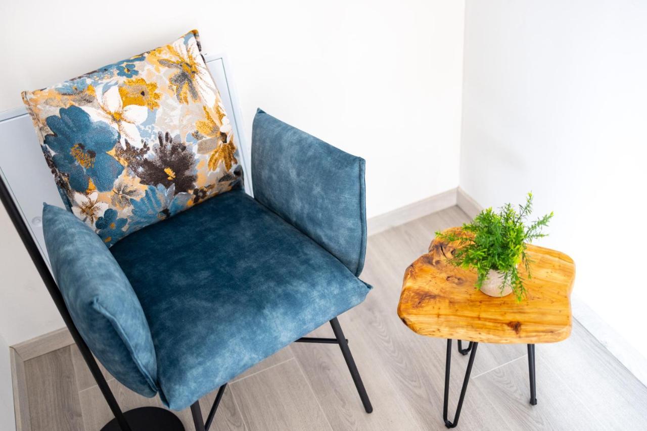 Design-Ferienwohnung In Kelberg Am Nuerburgring: Platz Fuer 6, Kueche, Wifi, Netflix 외부 사진